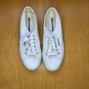 White Classic Superga Sneaker